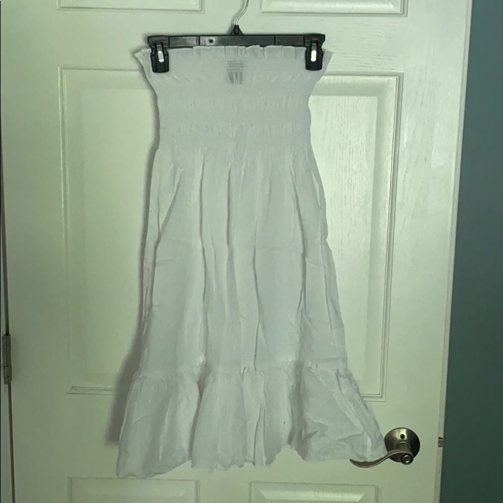 Like New, never worn white Swiss dot cover up top